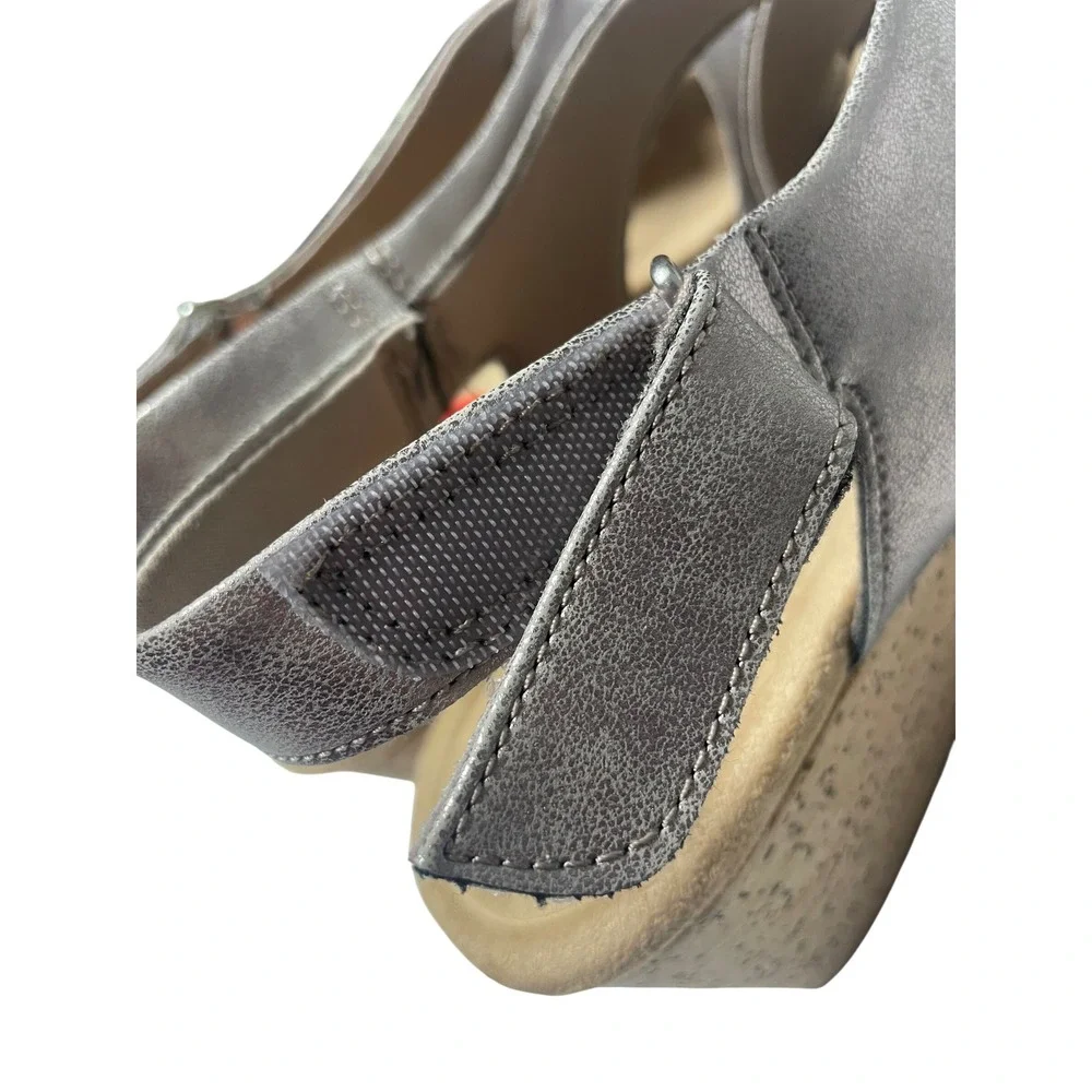 Clark's Collection Rose Style Taupe Metallic Wedge Sandals Women's 10